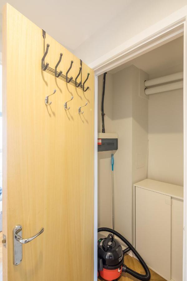 Executive 2Br Apartment Next To Station + Parking CBG Exterior foto