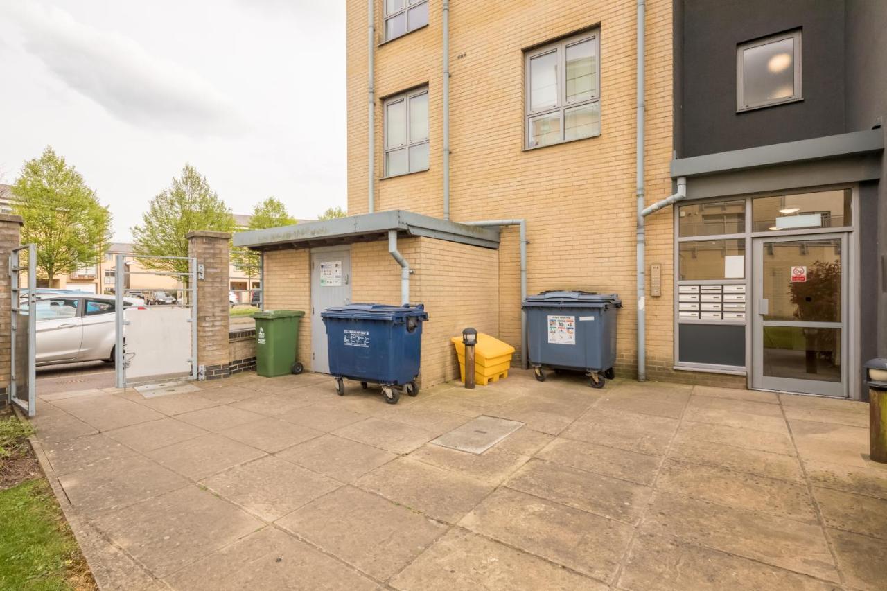Executive 2Br Apartment Next To Station + Parking CBG Exterior foto