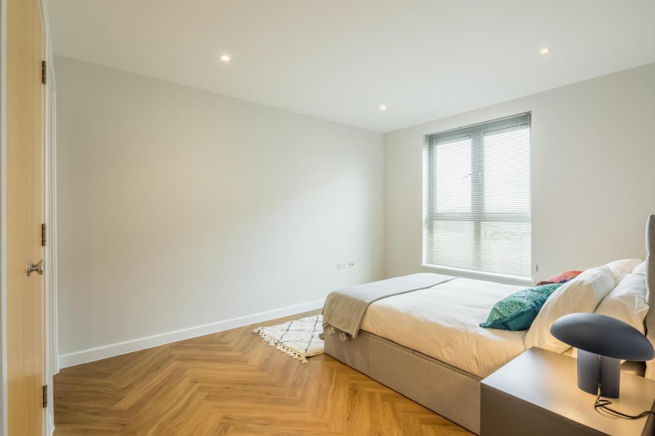 Executive 2Br Apartment Next To Station + Parking CBG Exterior foto