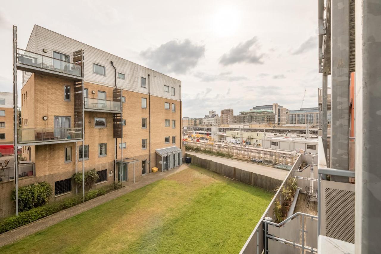 Executive 2Br Apartment Next To Station + Parking CBG Exterior foto