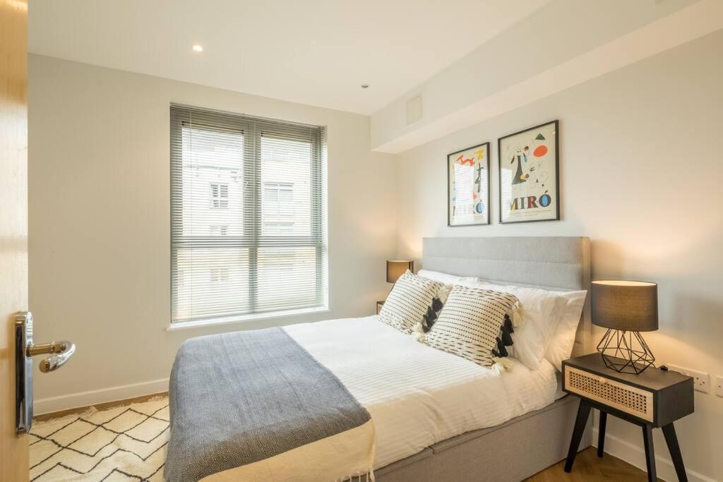 Executive 2Br Apartment Next To Station + Parking CBG Exterior foto