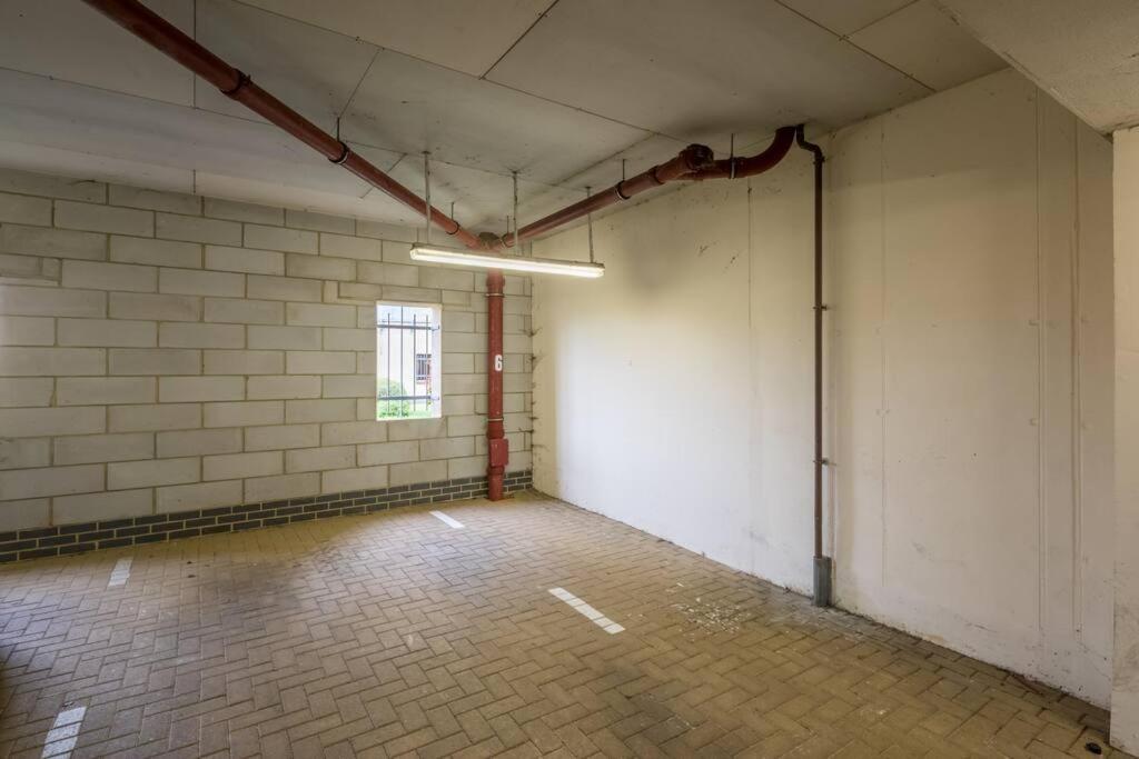 Executive 2Br Apartment Next To Station + Parking CBG Exterior foto