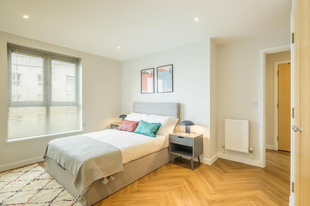 Executive 2Br Apartment Next To Station + Parking CBG Exterior foto